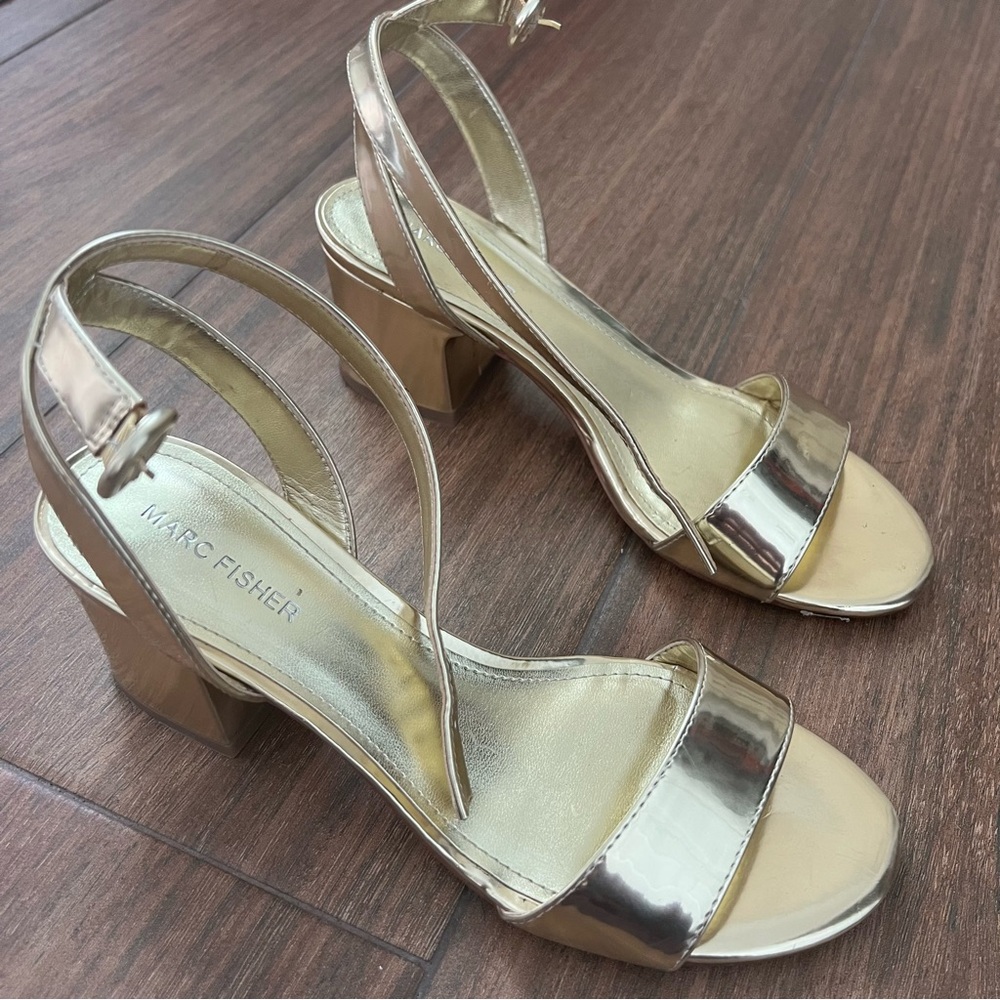 Marc Fisher Gold Heels Women’s size 9
